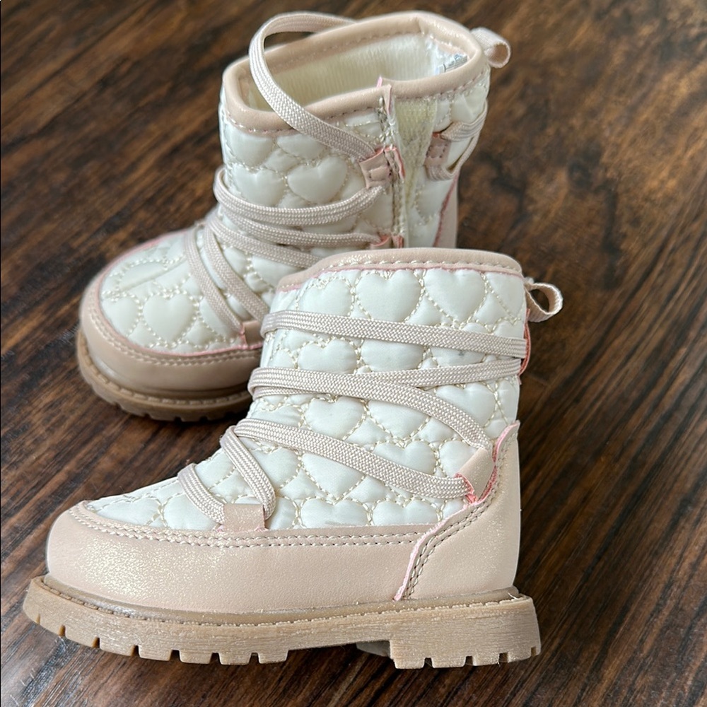 Carter’s size 4 winter boots